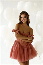 Mariée de madrid oksana avec Chatain clairs cheveux, âge 26 photo-4