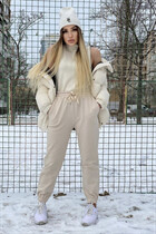Lady from Ukraine svetlana from kiev with Blonde hair age 26 photo-9