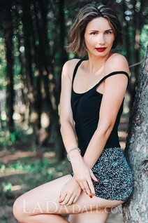 Date hot russian girl natalia from kherson with Dark Brown hair age 36