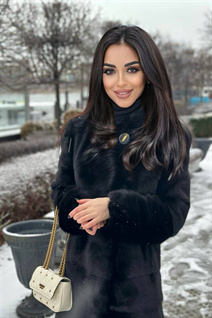 Stunning Ukrainian girl karina from odessa with Dark Brown hair age 27