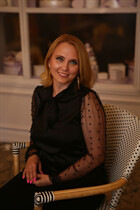 Deslumbrante novia ucraniana olga de kiev con pelo Rubio y edad 46 photo-1