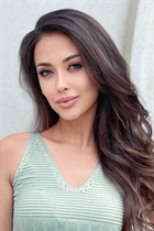 wroclaw bride yana with Light Brown hair age 28 photo-2