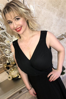 Ukriane bride julia from kharkov with Blonde hair age 37