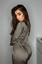 krakow bride angelika with Dark Brown hair age 25 photo-3