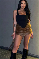 Mujer perfecta erin de manchester con pelo Marrón oscuro y edad 28 photo-9