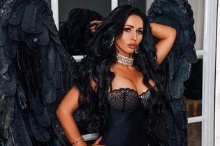 Stunning Ukrainian woman izabella from kiev with Black hair age 37 photo-6