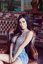 Beautiful single ukrainian woman karina from melitopol with Black hair age 37 photo-2