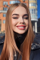 Slavic women anastasia from kiev with Light Brown hair age 18 photo-4