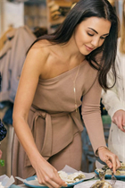 geneva mariée hanna avec Brunette cheveux, âge 41 photo-2