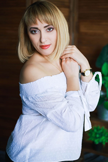Russian bride in bikini natalia from zaporozhye with Dark Brown hair age 34