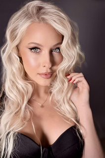 Superbe mariée ukrainienne anna de kyiv avec Blond cheveux, âge 30