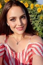 Ukrainian wife from new york tatiana with Light Brown hair age 32 photo-1