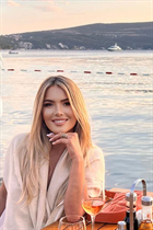 Dating a romanian woman jovana from bucharest with Light Brown hair 46 years old photo-1