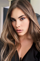 Mariée de limoges luiza avec Chatain clairs cheveux, âge 23 photo-4