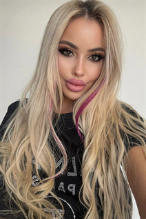 Ukrainian lady ilona from vinnytsa with Blonde hair age 23