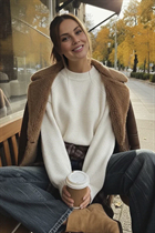 Novia de vienna elizabeth con pelo Marrón oscuro y edad 45 photo-13