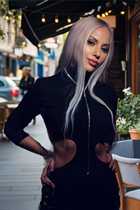 valencia mariée eleonora avec Blond cheveux, âge 46 photo-5