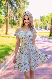 Superbe femme ukrainienne lada de kharkov avec Blond cheveux, âge 29