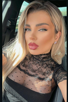 Femme roumaine maria de bucharest avec Blond cheveux 38 ans photo-24