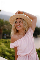 nice mariée nina avec Blond cheveux, âge 46 photo-14