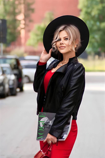 Perfect woman olena from wroclaw with Blonde hair age 41