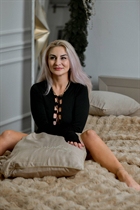 Beautiful single ukrainian woman yuliia from zhytomyr with Blonde hair age 38 photo-17