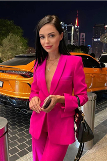 Jolie fille natalia de dubai avec Brunette cheveux, âge 31