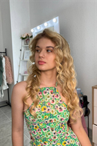 Belle femme ukrainienne célibataire kateryna de kiev avec Chatain clairs cheveux, âge 19 photo-7