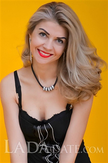Marriage Ukraine woman larisa from pavlograd with Blonde hair age 45
