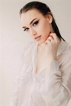 Beautiful women from ukraine olena from zhitomir with Light Brown hair age 22 photo-4