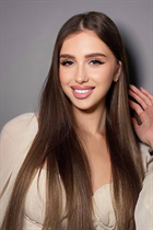 Beautiful woman of ukrainian daryna from kiev with Dark Brown hair age 21 photo-4