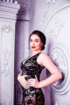 Linda chica ucraniana anastasiia de kiev con pelo Negro y edad 34 photo-9
