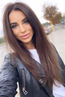 Superbe mariée ukrainienne irina de kyiv avec Brunette cheveux, âge 36