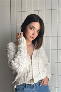 Marrying a moldovan woman polina from tiraspol with Light Brown hair age 24
