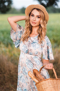Femme ukrainienne pour le mariage valeria de kiev avec Chatain clairs cheveux, âge 32