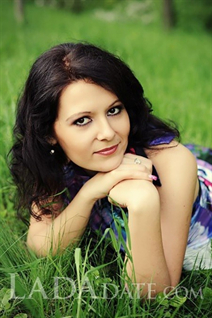 Pretty Ukrainian woman mariya from kiev with Dark Brown hair age 35