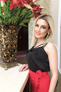 Pretty ukrainian lady elena from kharkov with Blonde hair age 37