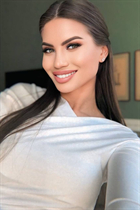 Dating a romanian woman maria-teodora from bucharest with Dark Brown hair 23 years old photo-1