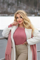 allestan mariée natalia avec Blond cheveux, âge 41 photo-2