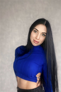 Mariée ukrainienne iryna de krivoy rog avec Chatain clairs cheveux, âge 31