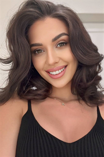 Femmes incroyables d'Ukraine alina de kyiv avec Brunette cheveux, âge 27