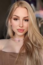 Ukrainian lady karyna from kiev with Blonde hair age 22 photo-6