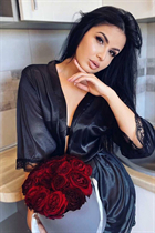 riga mariée karina avec Noirs cheveux, âge 30 photo-3