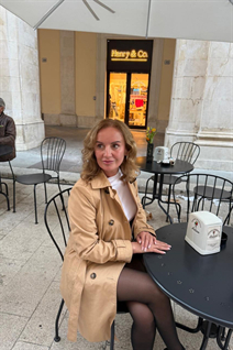 Superbe femme ukrainienne oksana de ternopil aux cheveux Chatain clairs, age 51