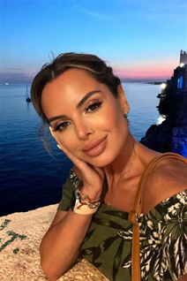 Bride from baku emilia with Dark Brown hair age 43
