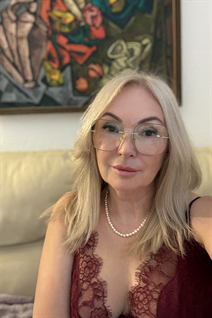 madrid bride anna with Blonde hair age 55