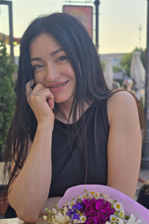 Chica ucraniana para matrimonio tatyana de kyiv con pelo Negro y edad 43