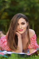 Épouse d'Ukraine alina de rivne avec Chatain clairs cheveux, âge 27 photo-1