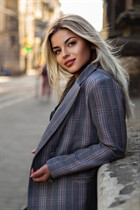 Beautiful czech woman natalia from prague with Blonde hair 32 years old photo-9