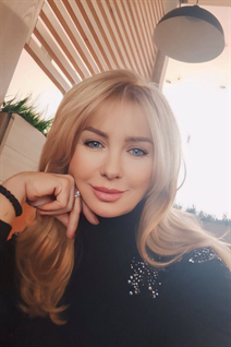 Dating ukrainian girl svetlana from kyiv with Blonde hair age 67